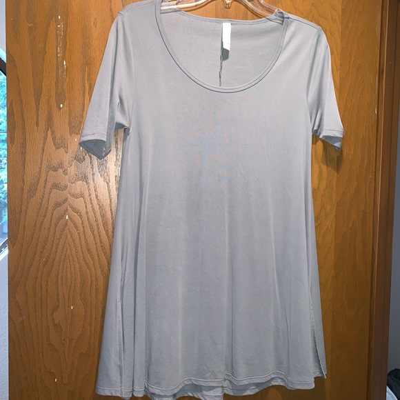 Lularoe perfect tee - Picture 1 of 3